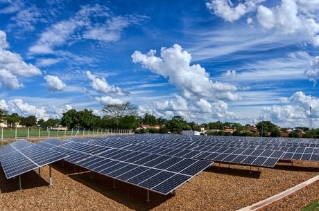 [Energia solar deve crescer 44% no Brasil em 2019]